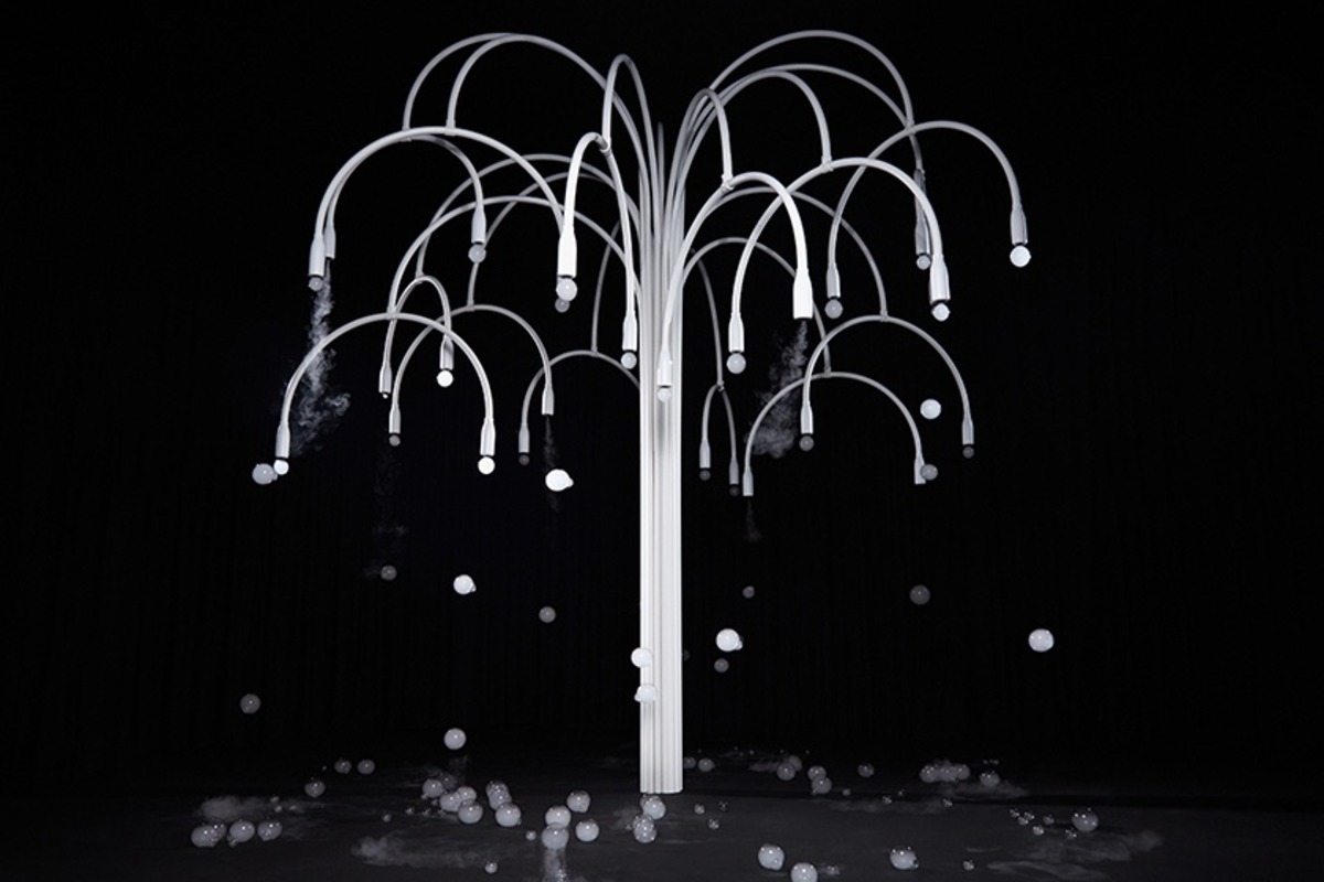 COS x Studio Swine 带来 New Spring 艺术装置