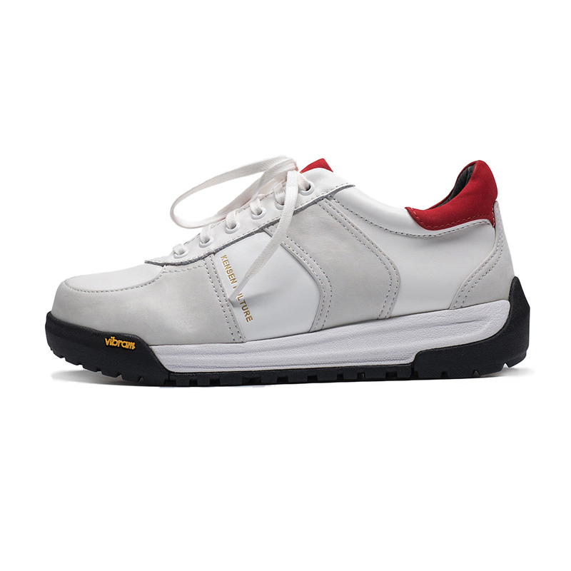 LOW-TOP OUTDOOR LACE-UP TRAINER
