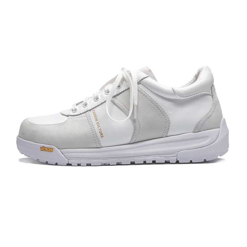 LOW-TOP OUTDOOR LACE-UP TRAINER