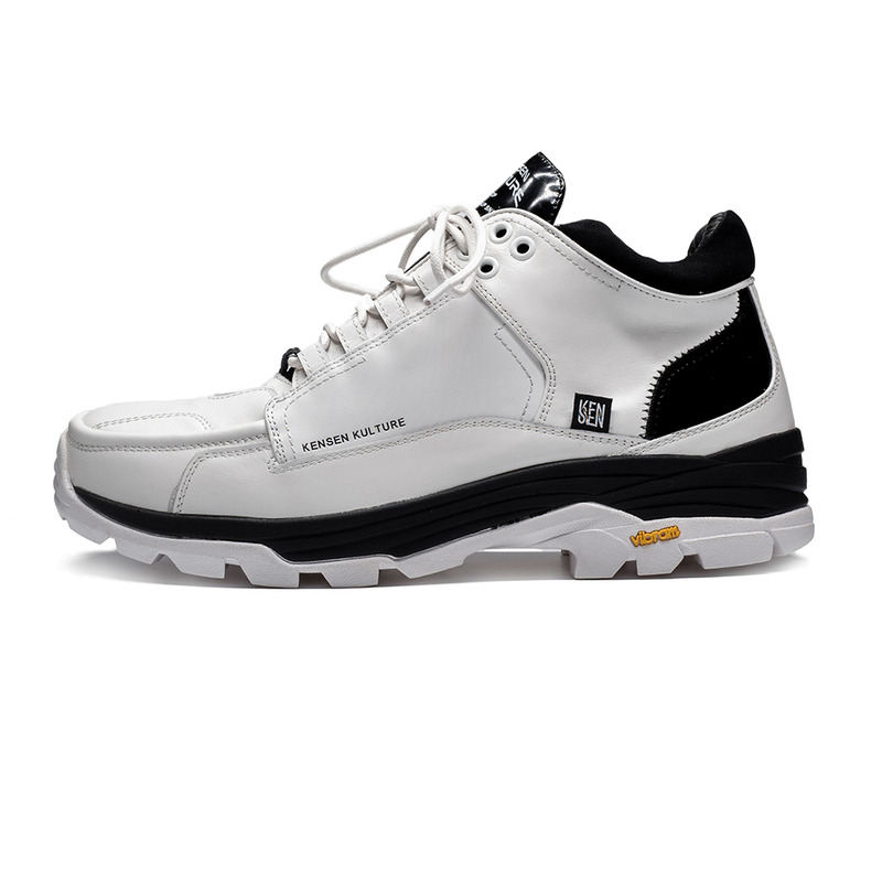 MID-TOP OUTDOOR LACE-UP SNEAKER