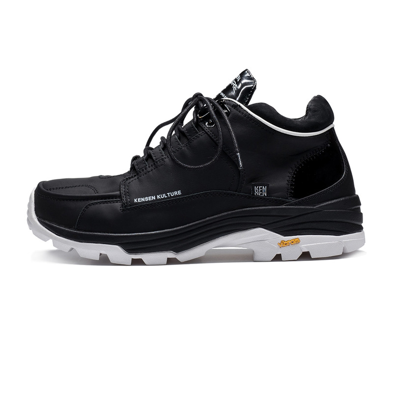 MID-TOP OUTDOOR LACE-UP SNEAKER