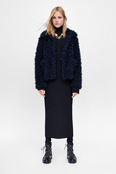 黑色蕾丝连衣裙