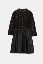 黑色蕾丝连衣裙