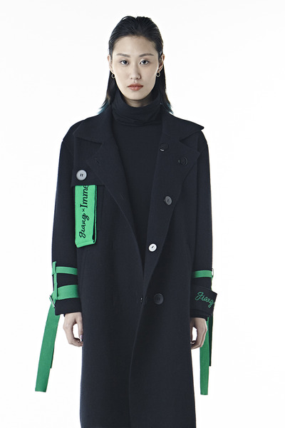 双排扣拼色大衣