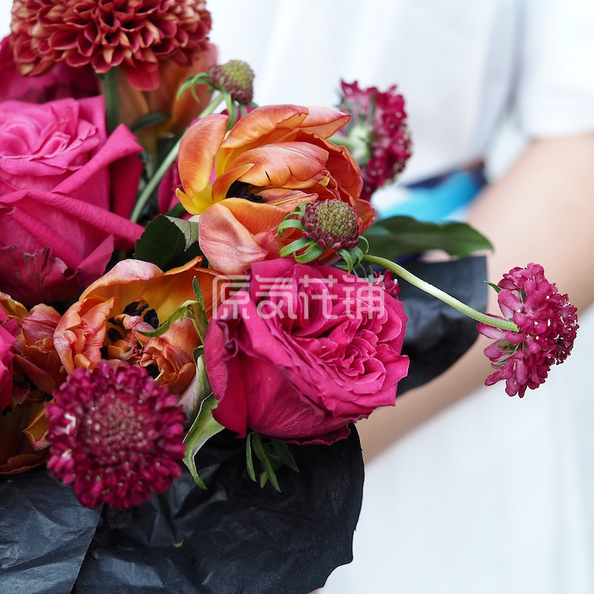 原气花铺-花店-上海-北京浆果--香格里拉玫瑰抱抱桶-3
