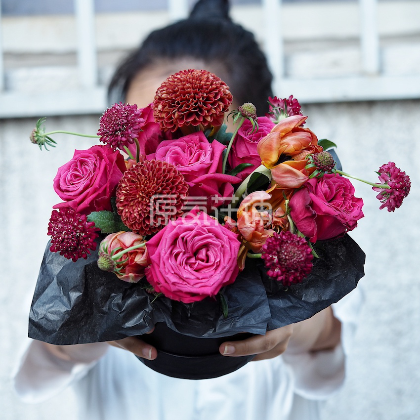 原气花铺-花店-上海-北京浆果--香格里拉玫瑰抱抱桶-4