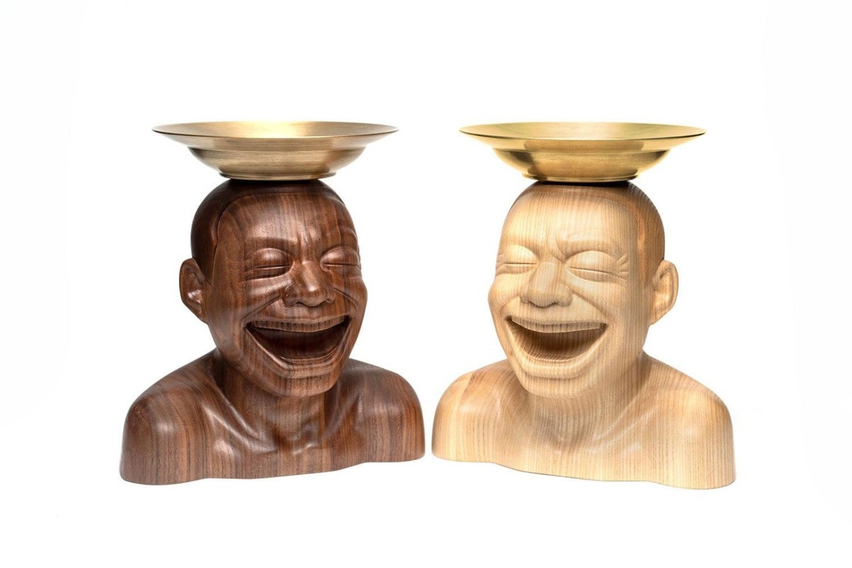 当代艺术家岳敏君携手 AllRightsReserved 打造「SURPLUS VALUE」原木雕塑