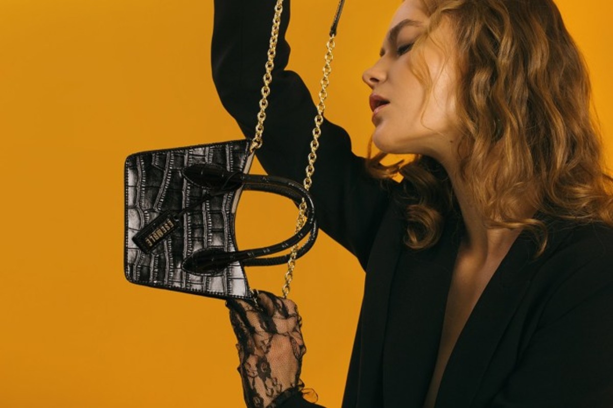 李宁刚在巴黎发布的 “运动时装”,上身效果如何?