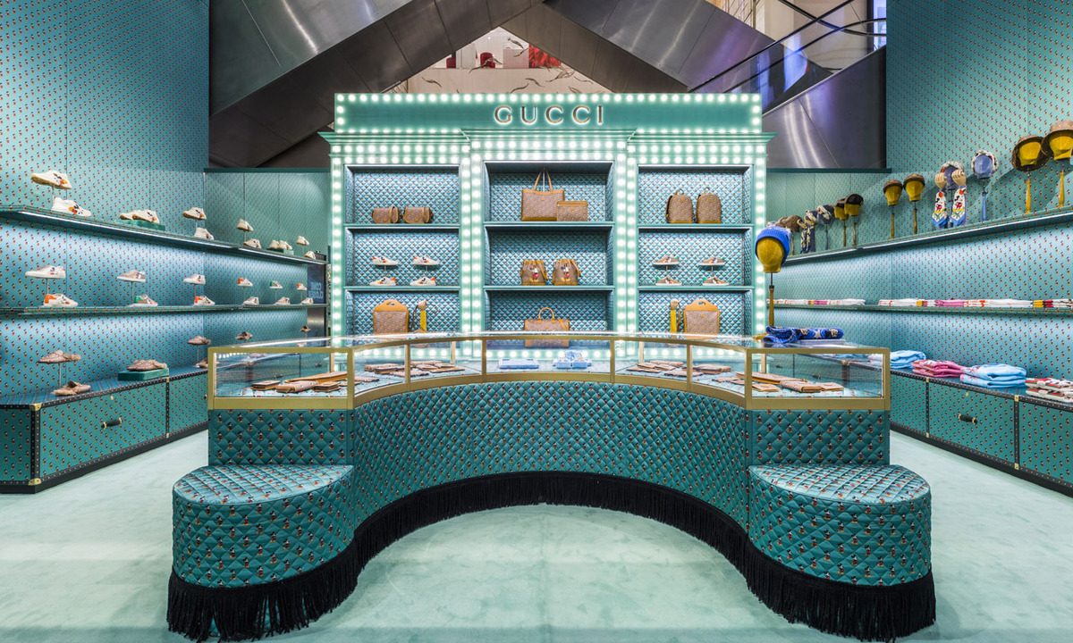 GUCCI PIN 米奇主题限时精品店入驻法国春天百货 Printemps