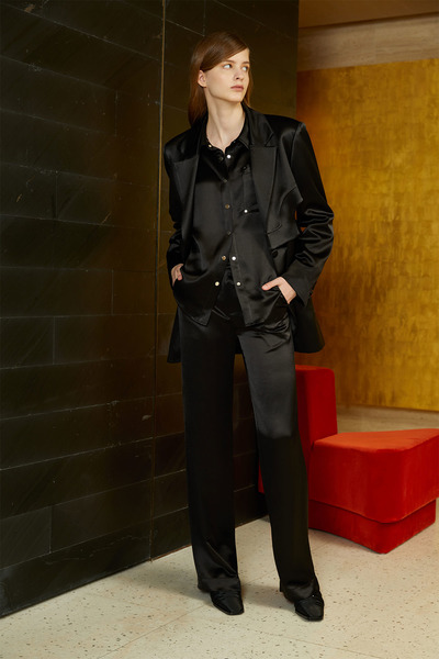 黑色缎面西装直筒裤