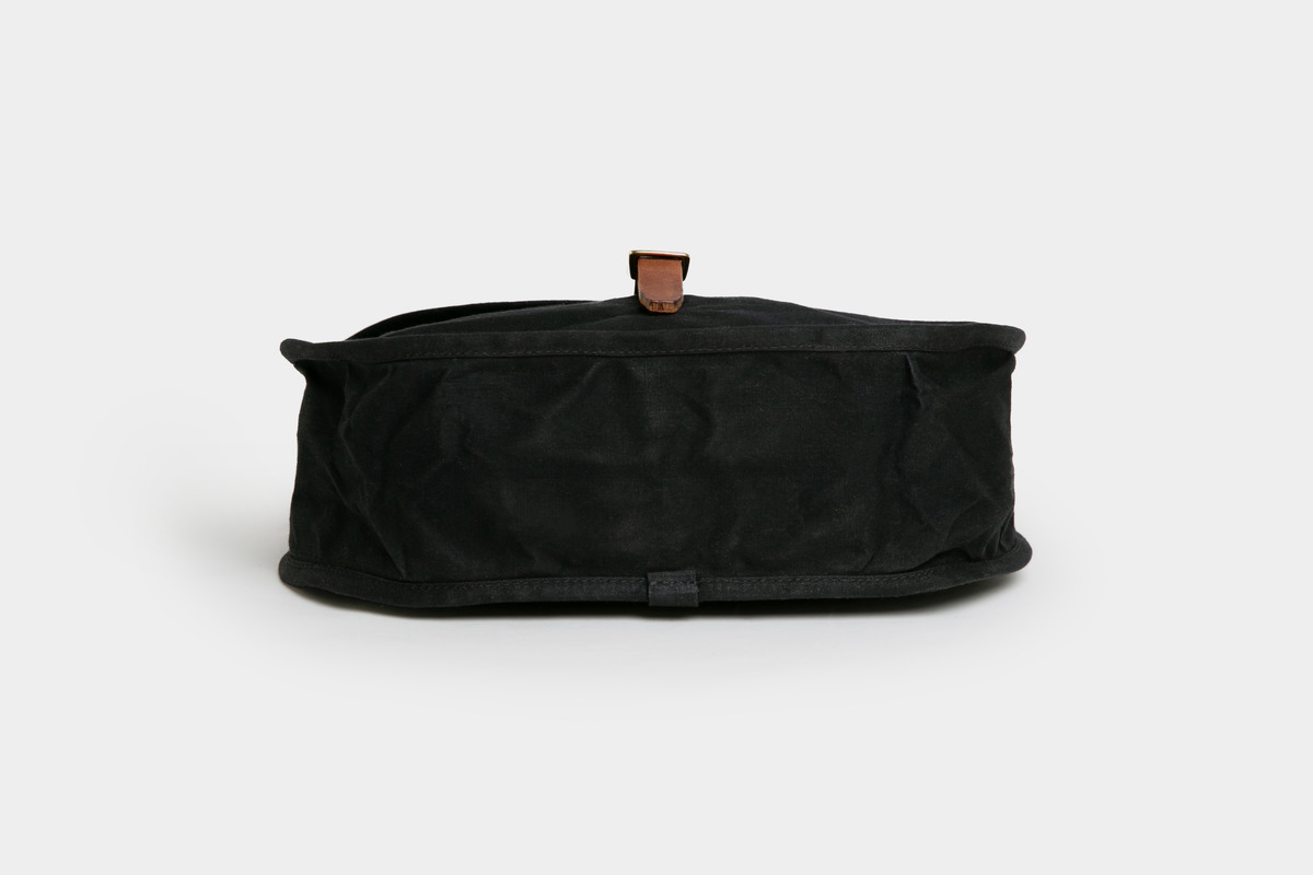 Handcrafted leather canvas saddlebag-3