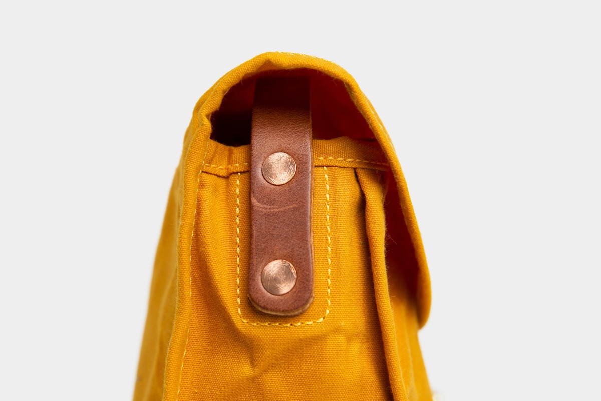 Handcrafted leather canvas saddlebag-3