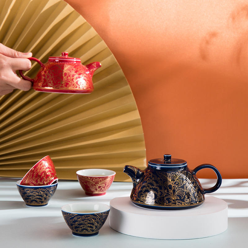 枣红釉描金繁花石瓢壶茶器套装