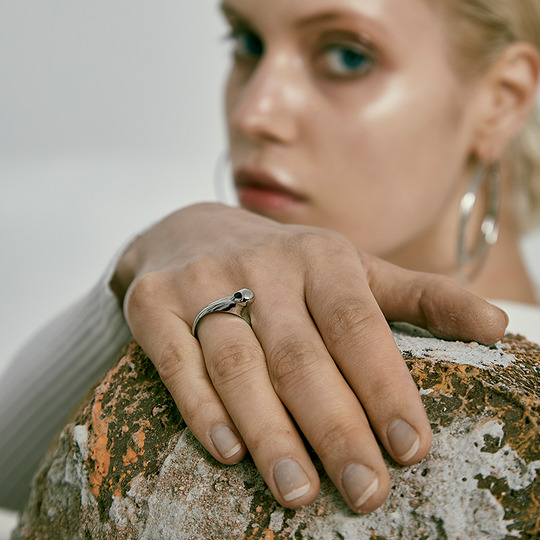 立体外星人造型钛钢戒指