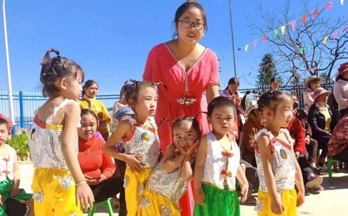 教师节 | 只要他们一笑，天就晴了！