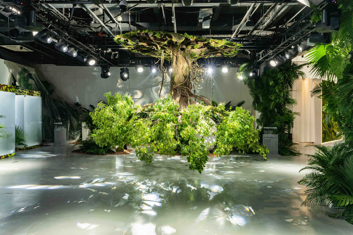 新奇与趣味在心跳中蔓延,JNBY「共生温室」快闪创意展开幕