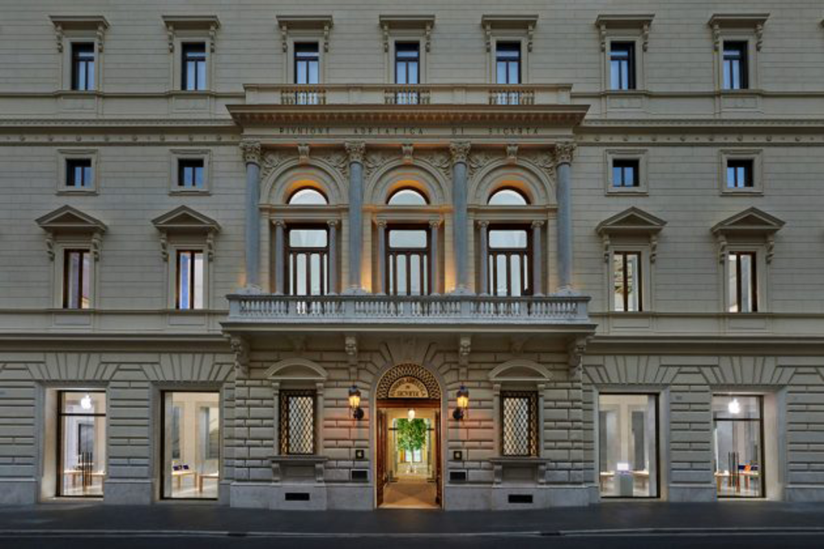 坐落在 19 世纪罗马宫殿中，苹果开设全新意大利门店