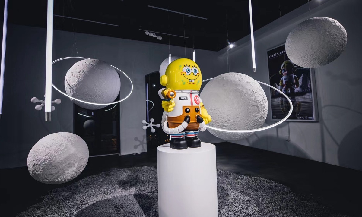 MEGA 珍藏系列 SPACE MOLLY x 海绵宝宝手办空降上海 SOLESTAGE