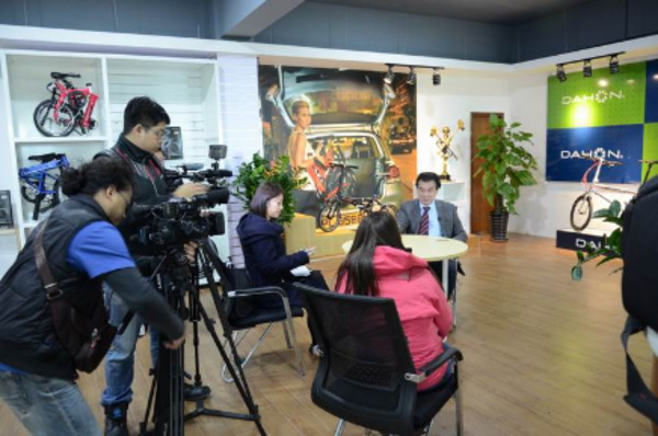 2016 | 臺(tái)灣非凡電視臺(tái)專訪大行折疊車之父韓德瑋博士