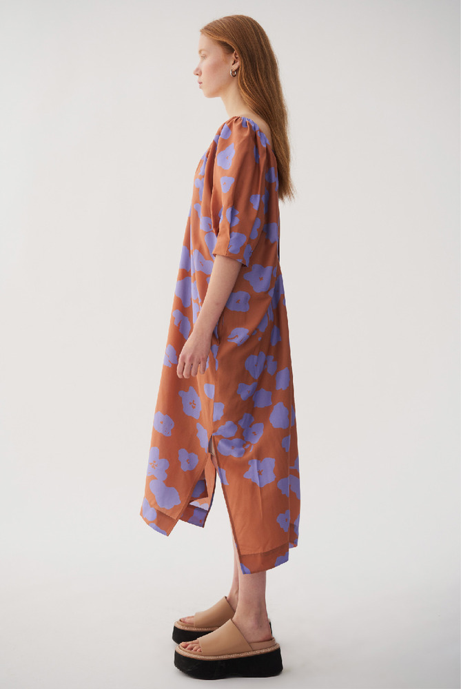 不对称解构吊带连衣裙