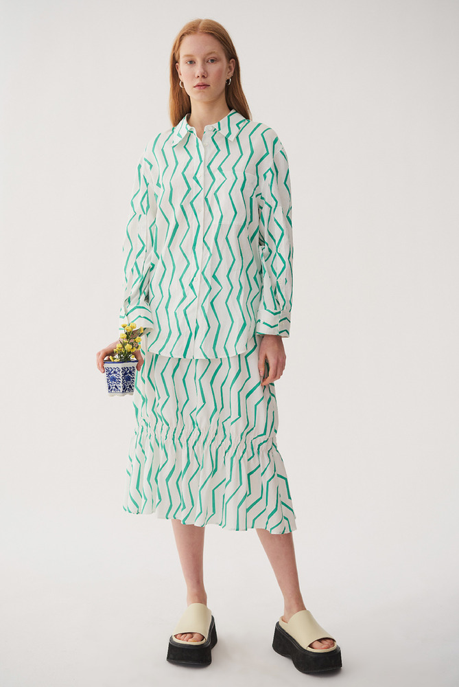 不对称解构吊带连衣裙