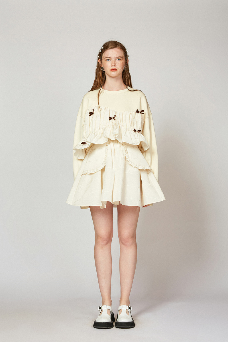 米色抽褶蝴蝶结卫衣