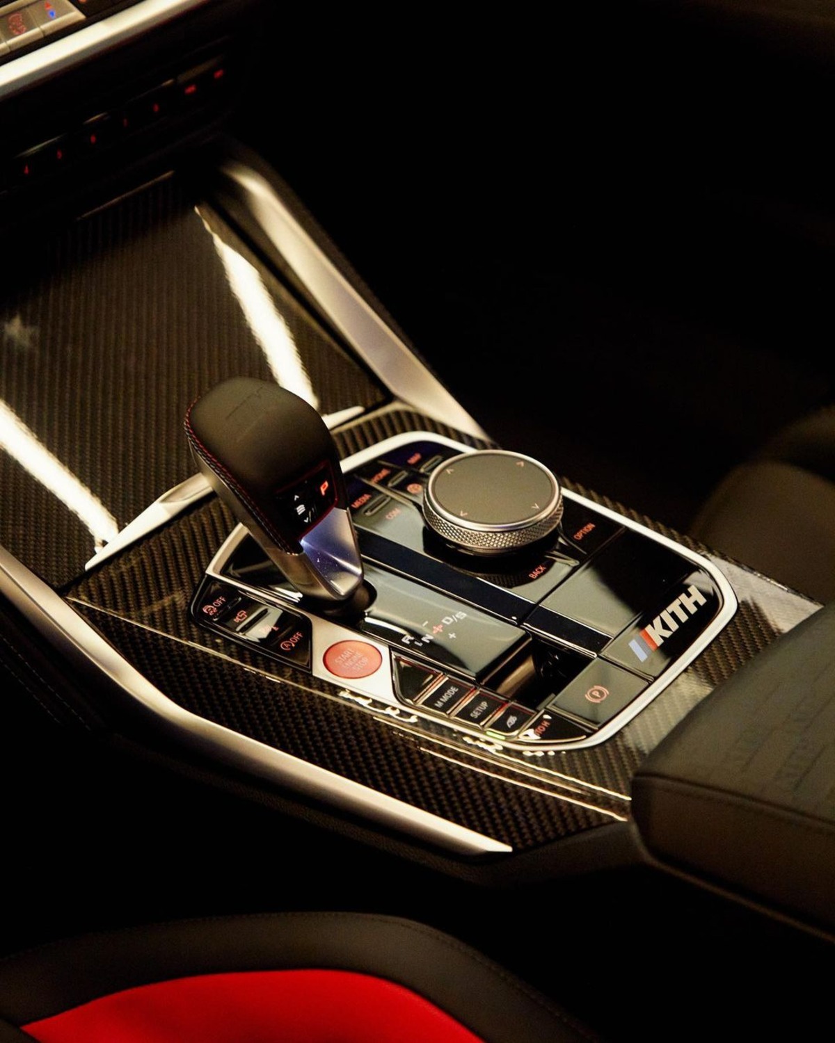 KITH x BMW M4 Competition 在美国正式登陆