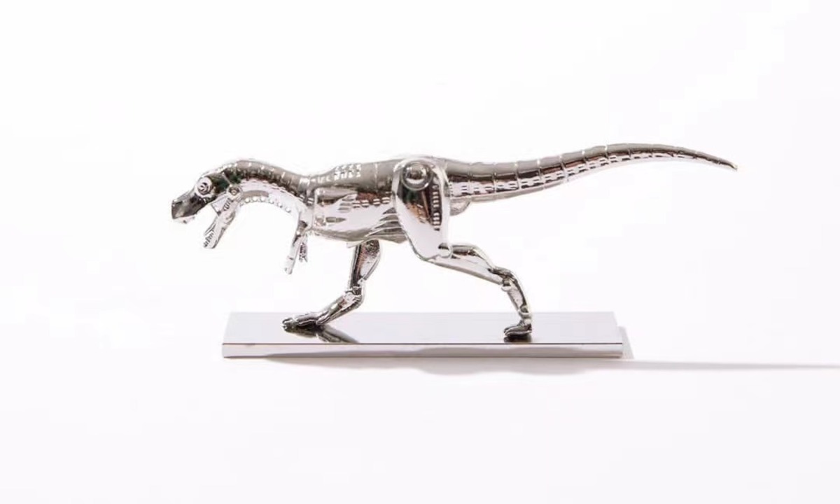 空山基携手 2G Tokyo 打造全新配饰单品