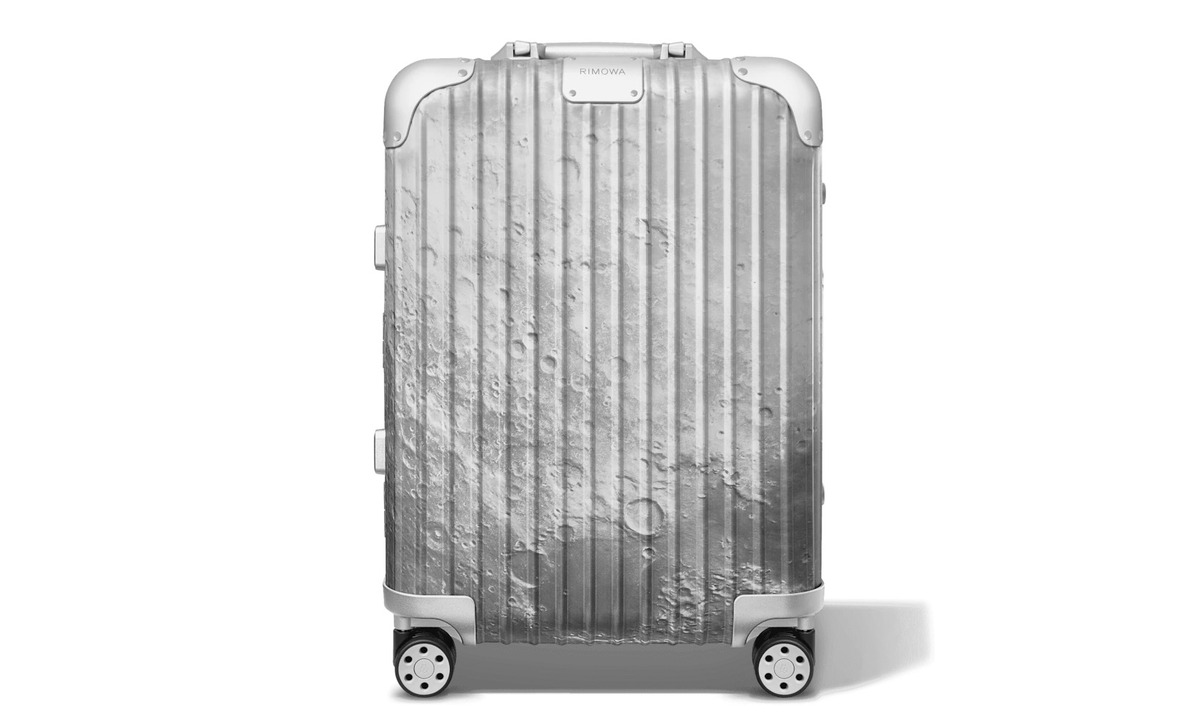RIMOWA 推出登月纪念款限量登机箱