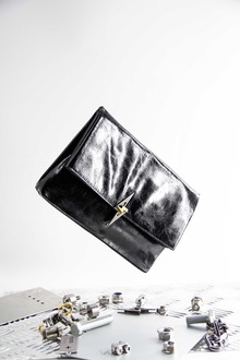 TAI JI . M . BLK   太极 中号 水泥黑