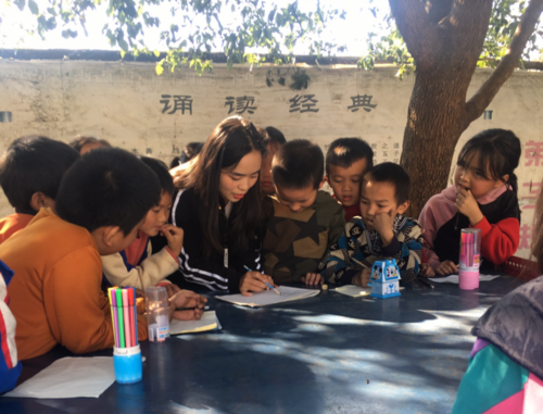 资教姐妹花，让乡村开满七彩的花！