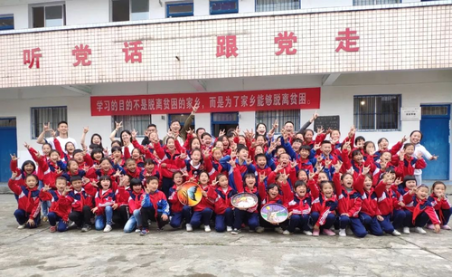 五月探访活动，孔维老师带新朋友回家了