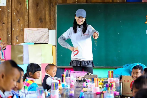 因为有爱，孩子们多了一位“孔妈妈”