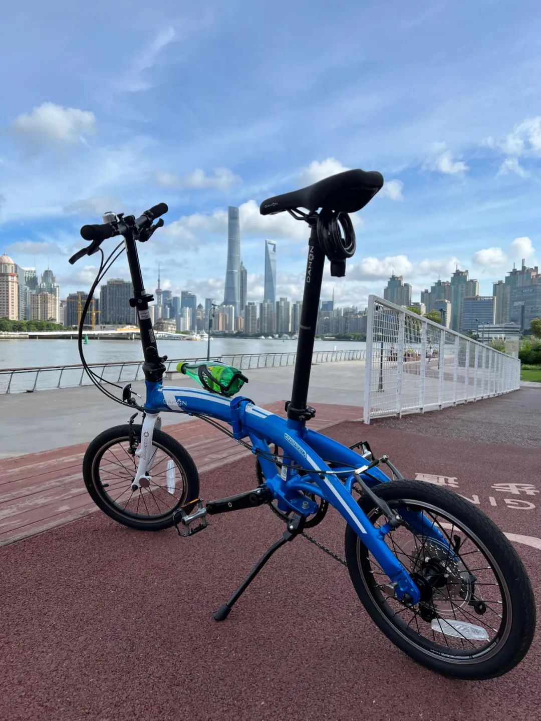 不寻常的夏日-城市的重生