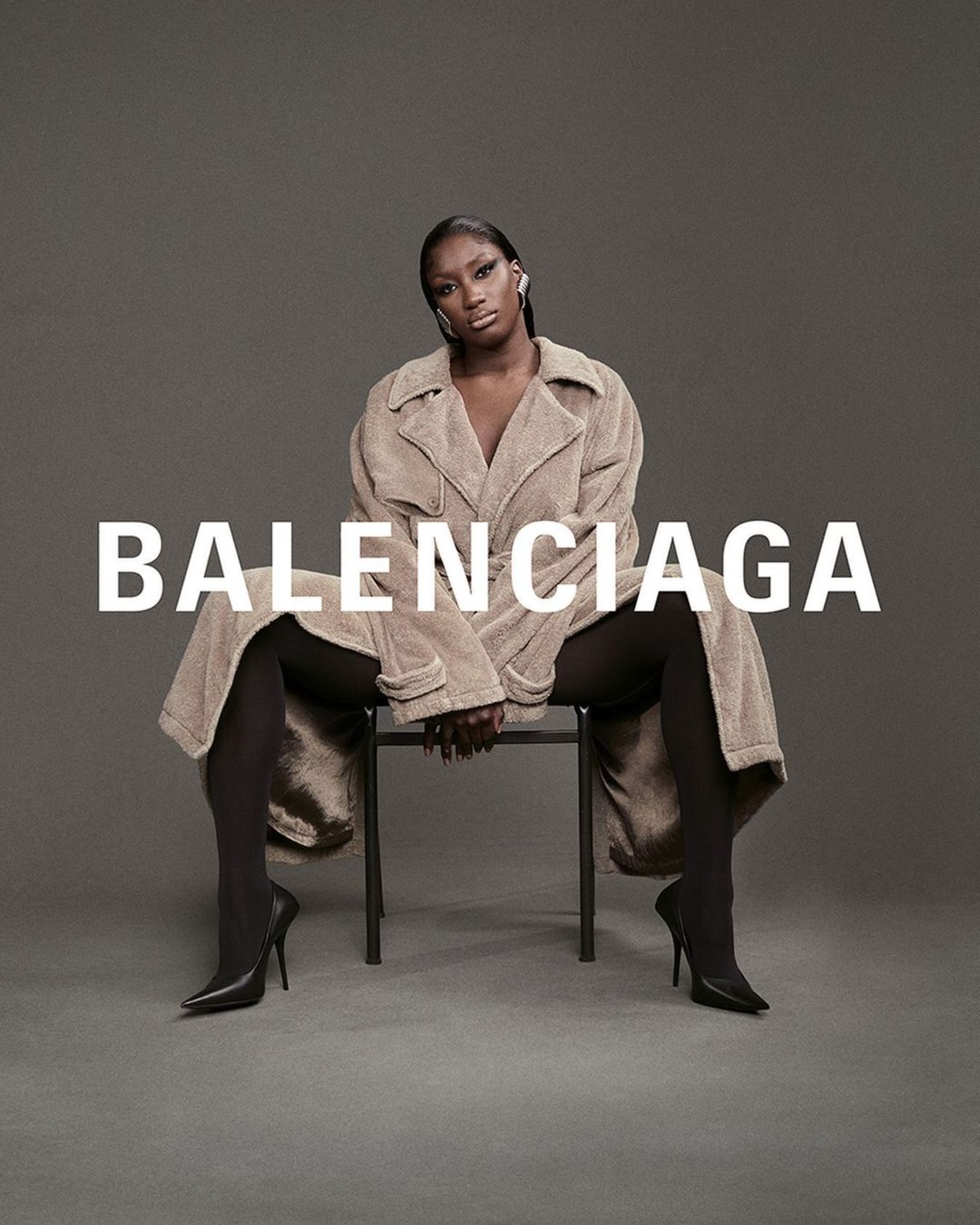 BALENCIAGA 发布 2022 秋冬系列大片