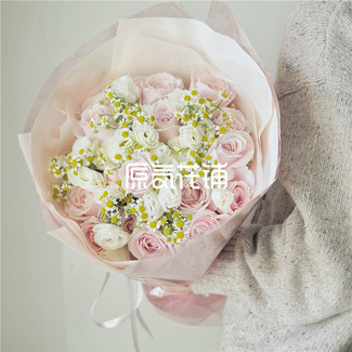 温柔--粉雪山玫瑰洋桔梗洋甘菊混合花束