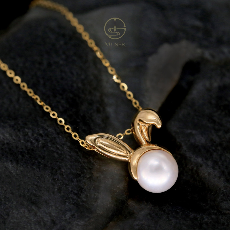 预售-兔奔报喜-珍珠吊坠-18K黄