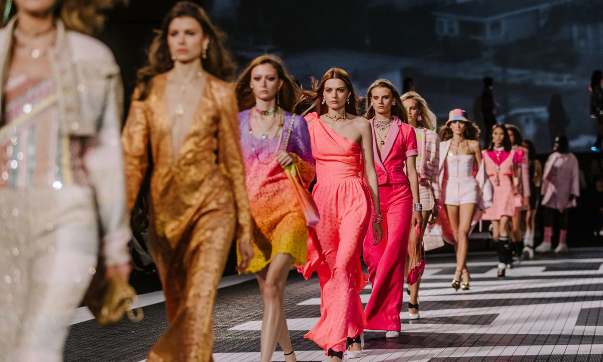 CHANEL 将在深圳展示 2024 早春系列