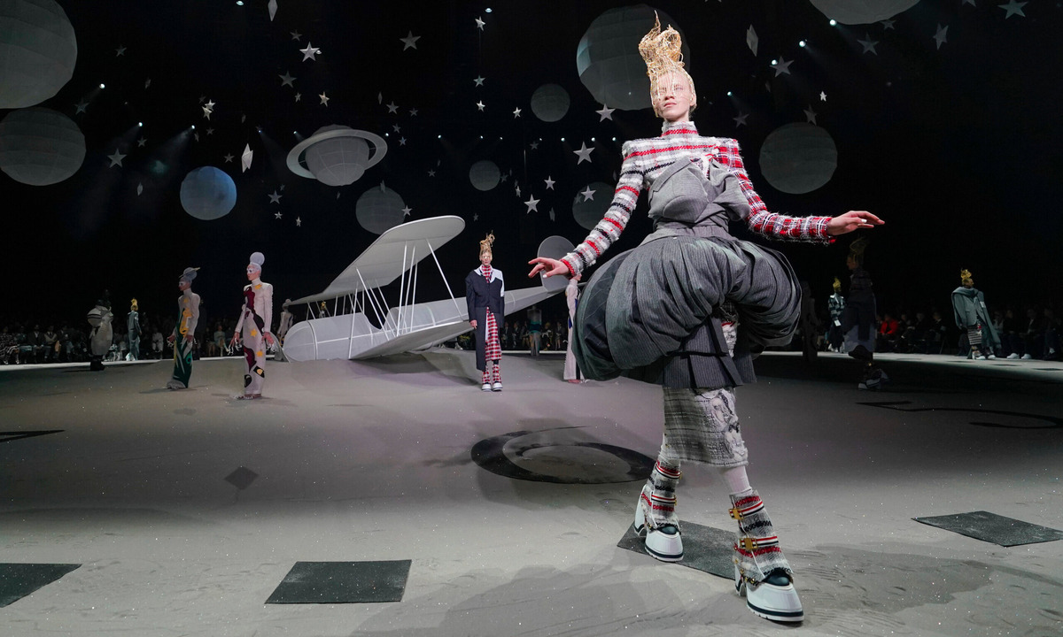 Thom Browne 将举办首个高级定制时装秀