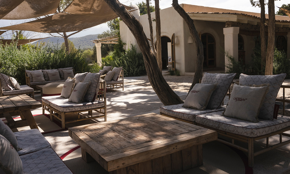 Off-White™ 入驻 Casa Jondal 发布全新胶囊系列