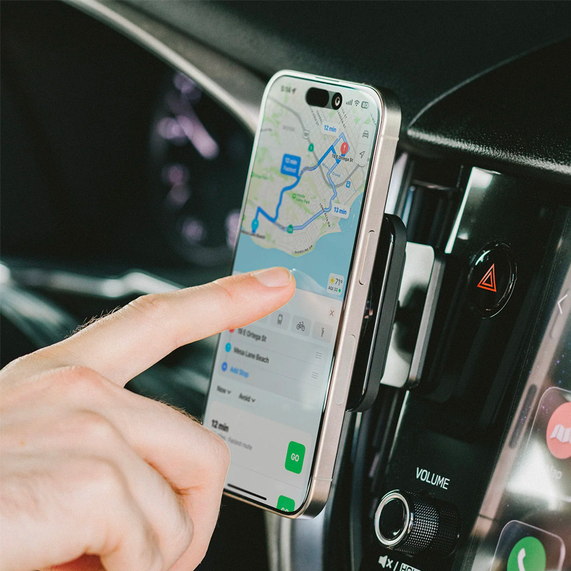 NOMAD 车载无线充电器