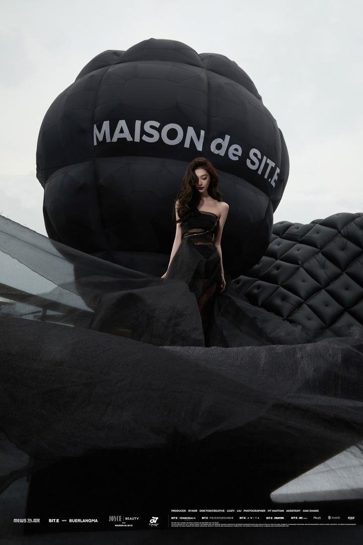 Mews Exhibition Ambassador-MENGLING YI