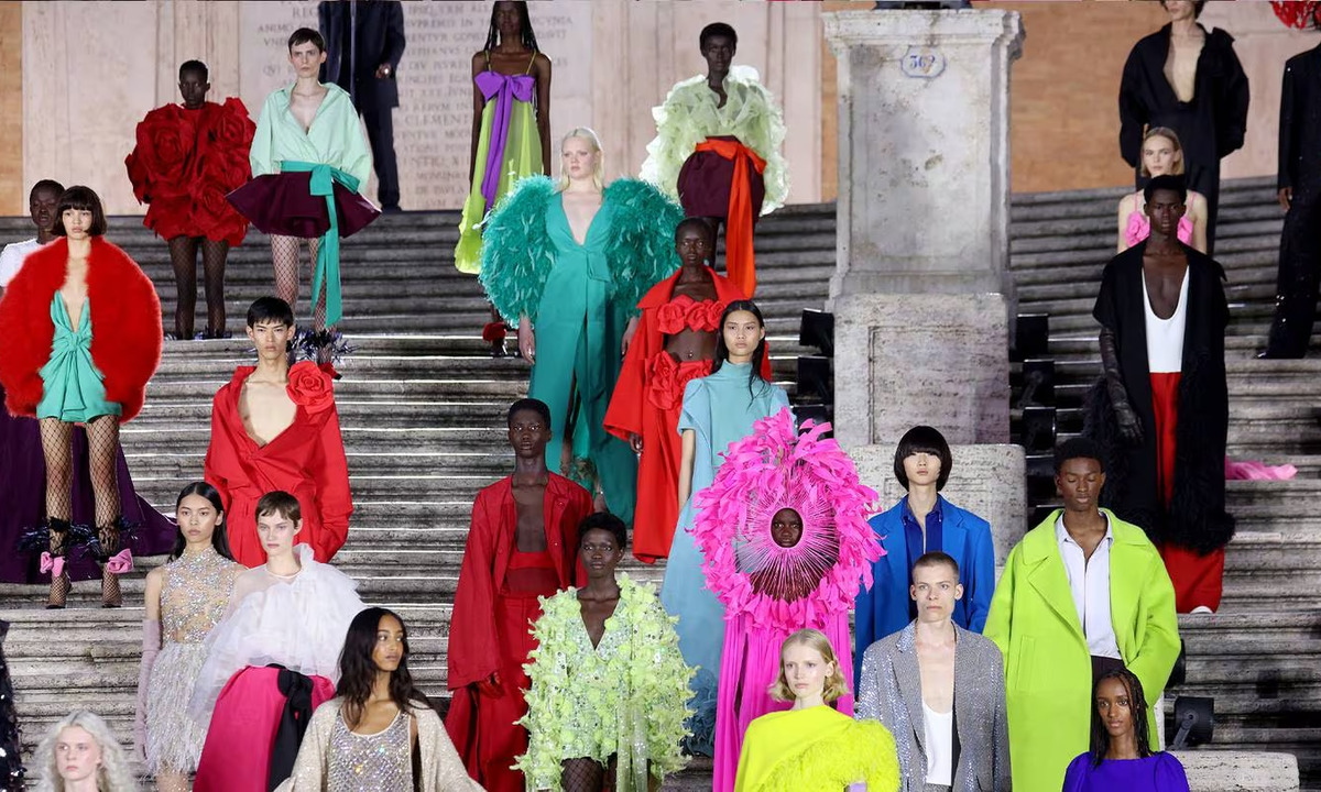 VALENTINO 即将推出高级香水系列