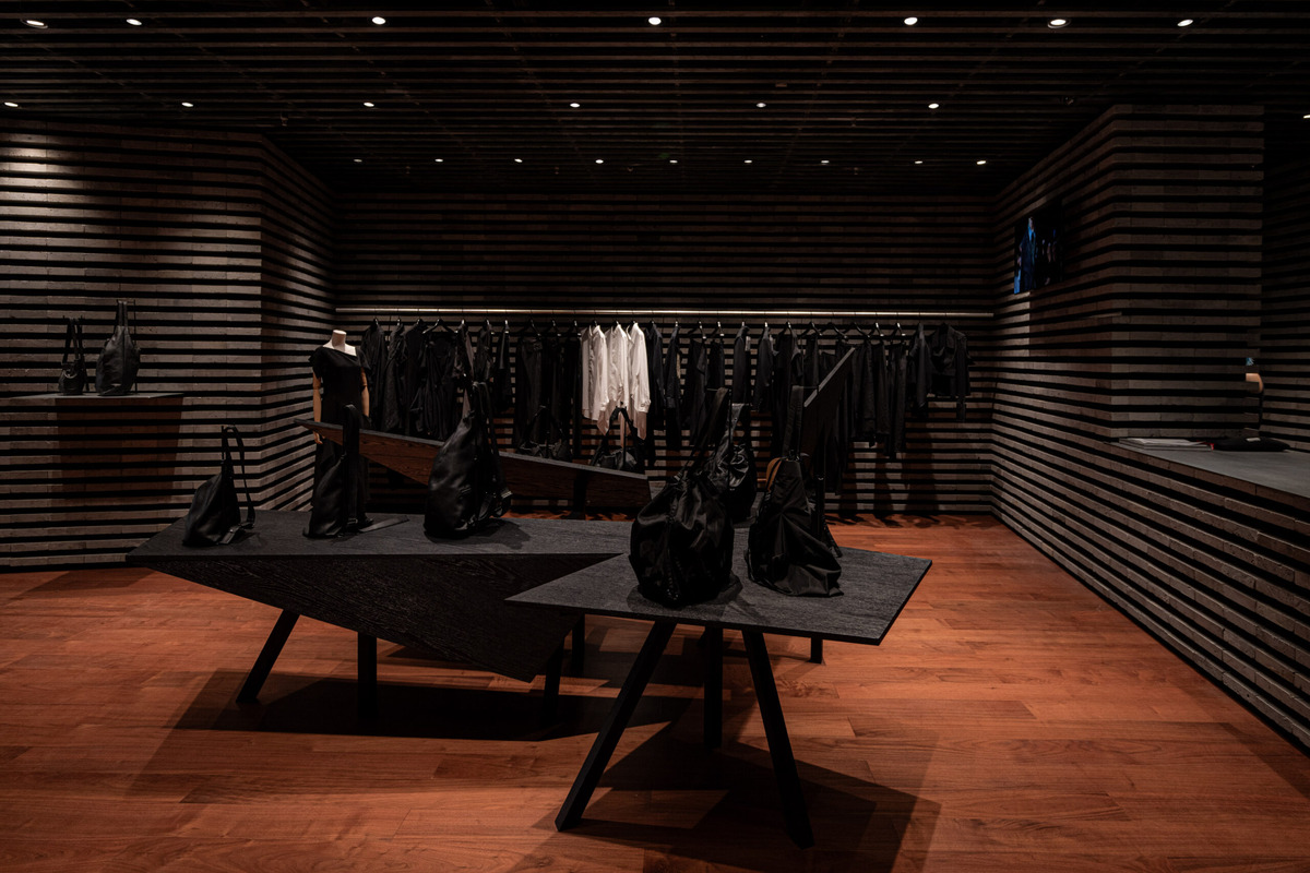 Yohji Yamamoto 上海首家官方授权店于 K11 启幕