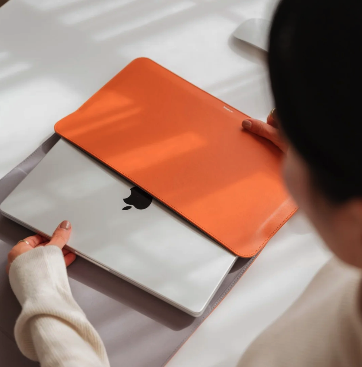 实用又有质感的新年好礼! 🎁 Orbitkey 笔电包