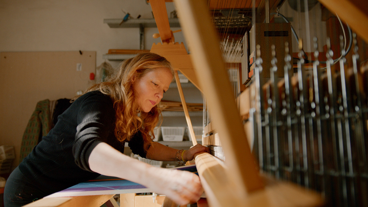 RIMOWA 携手艺术家 Ptolemy Mann 推出登机箱 Essential Threshold