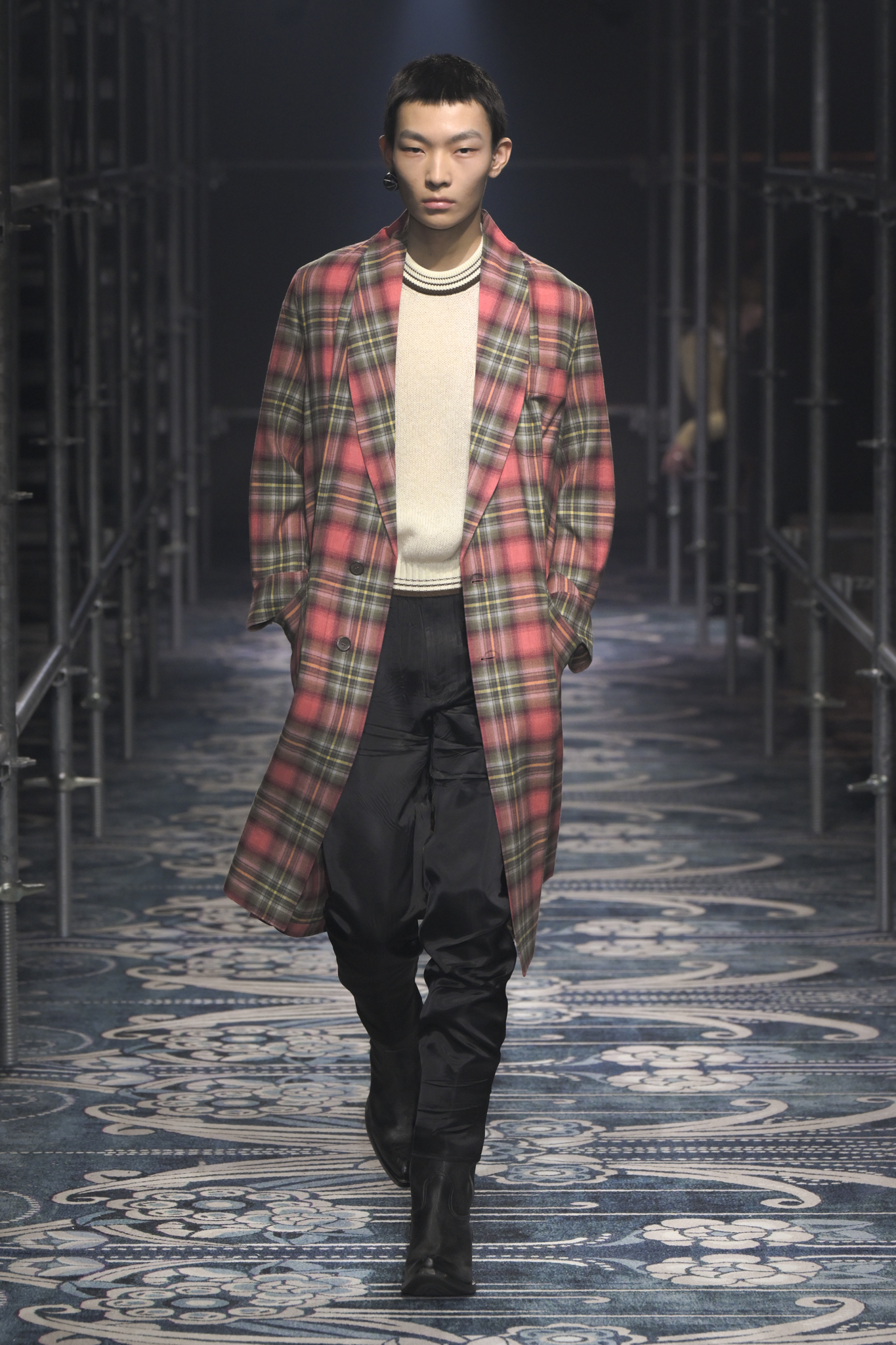 PRADA 发布 2025 秋季男装系列