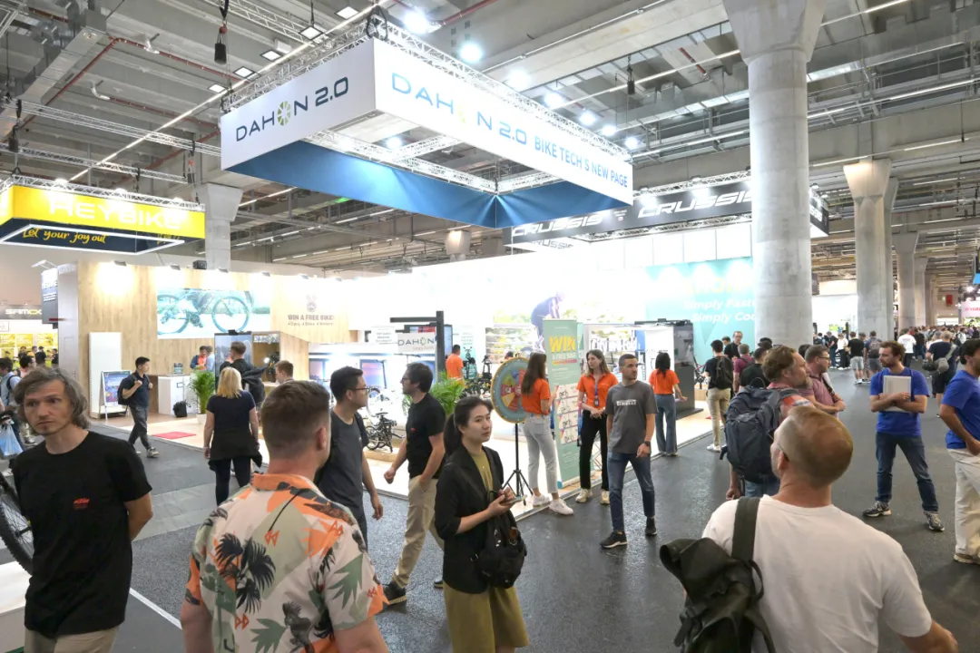 韓博士領(lǐng)軍DAHON大行攜“快車道”技術(shù)新品，強(qiáng)勢登陸EUROBIKE 2025