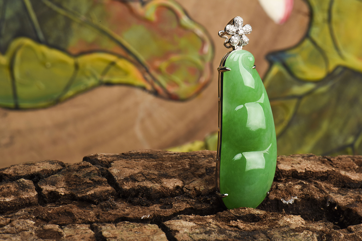 绿翡吊坠子孙满堂