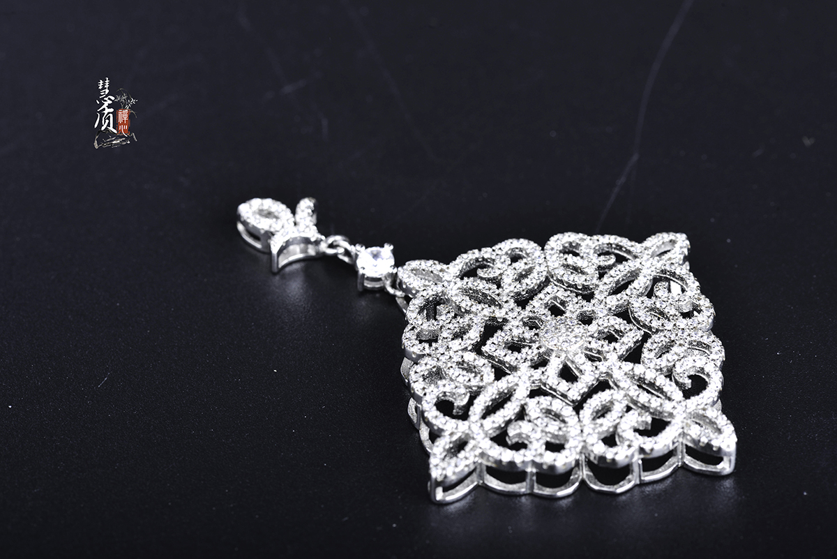 银扣配件典雅清新